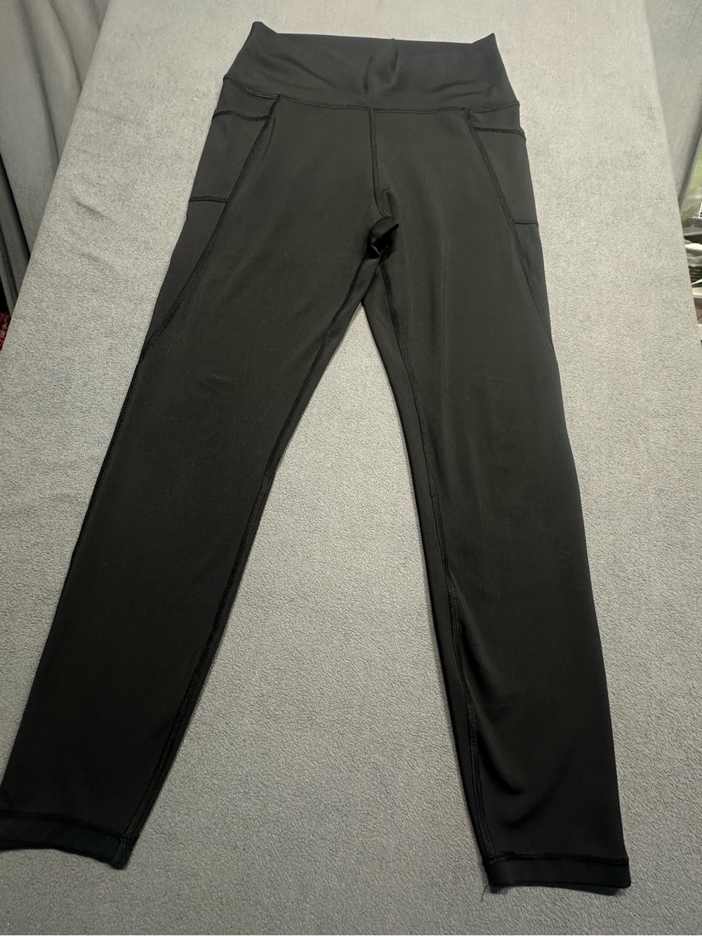 High-Rise Black Active Leggings with Side Pockets